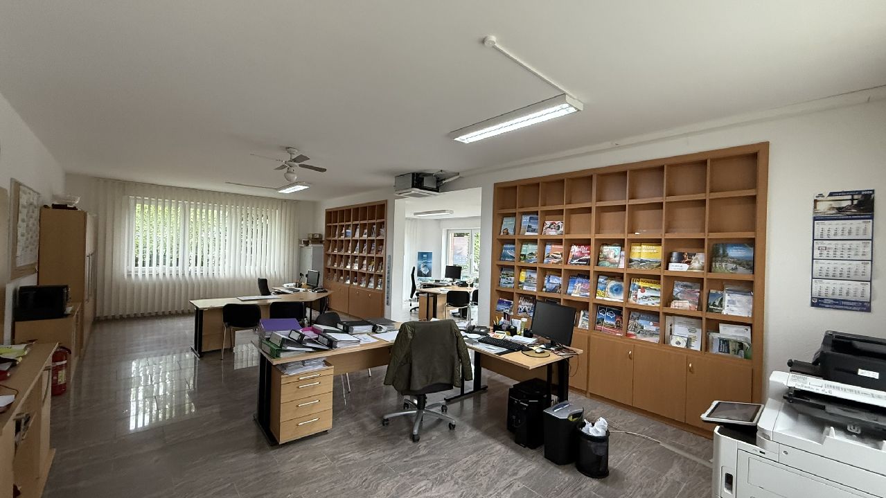 Büro-/Praxisfläche