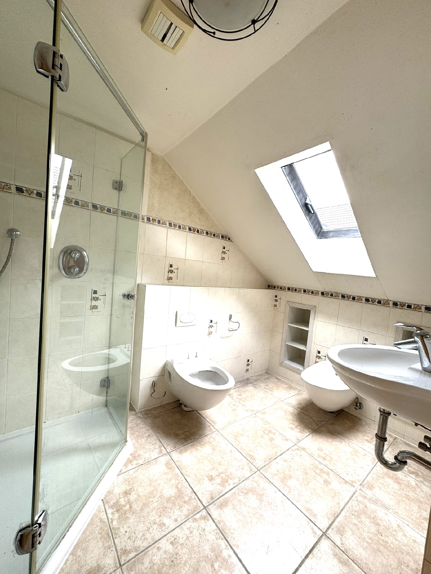 zusätzliches Duschbad