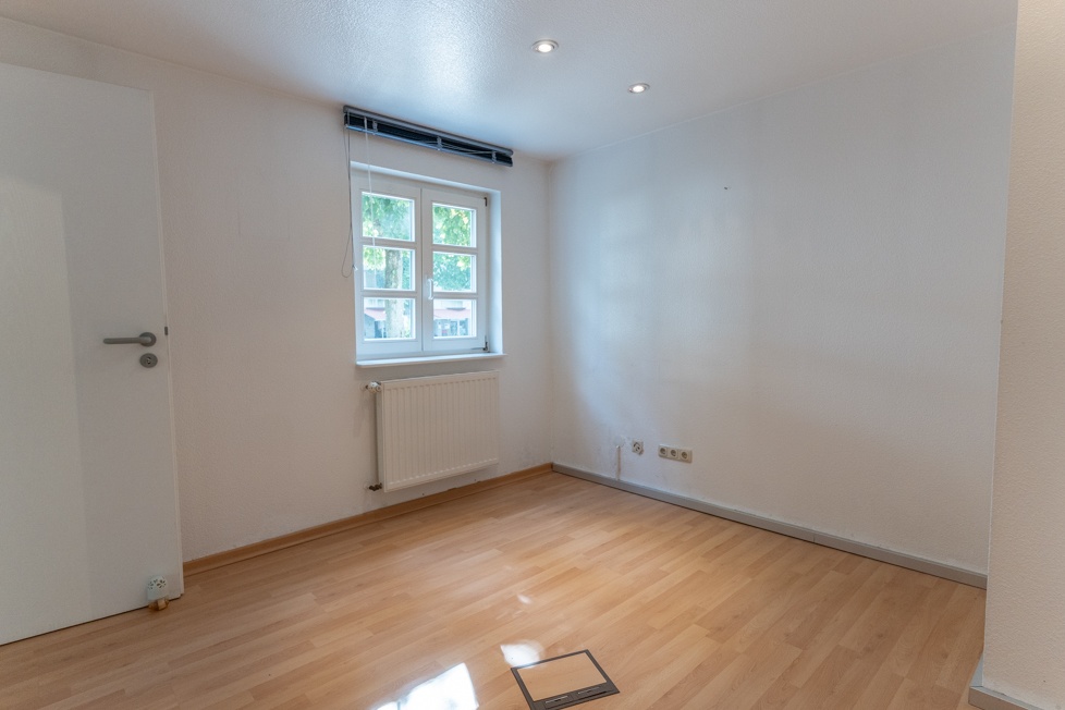 Weiteres separtes Büro im OG