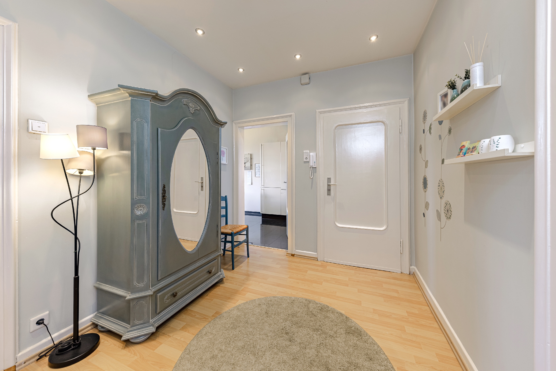 einladende Diele mit viel Platz