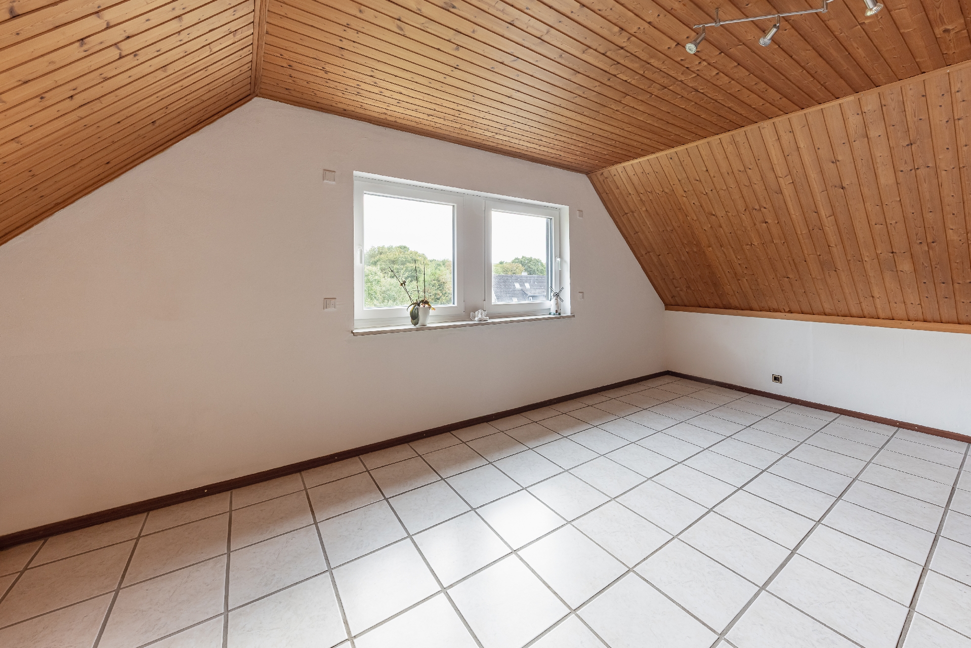 Kinderzimmer (Teilung möglich)