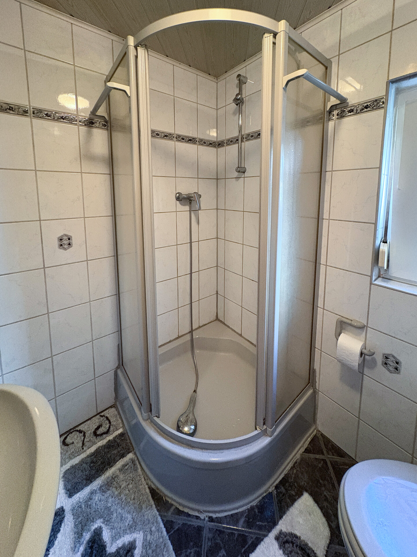 Haupthaus - Duschbad EG