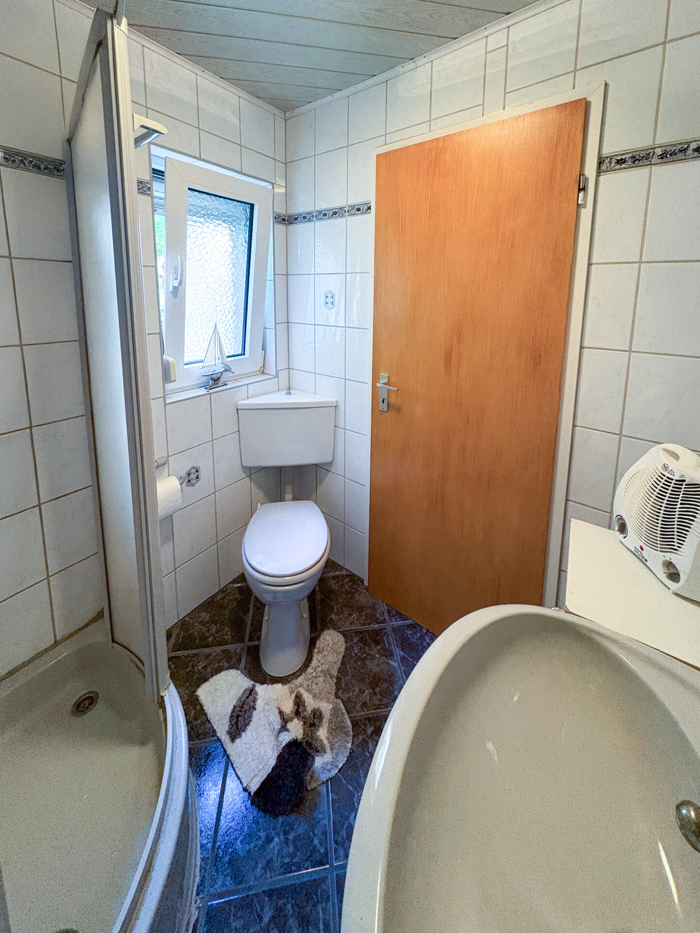 Haupthaus - Duschbad EG