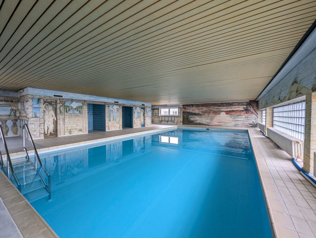 Gemeinschaftsschwimmbad