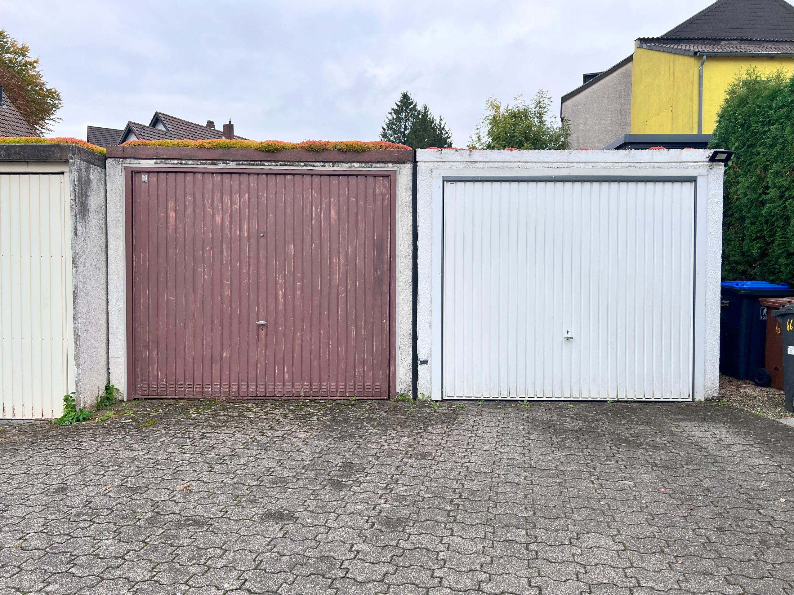 Garage (links)