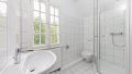 Wohnung 1: Tageslichtbad mit Dusche