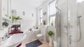 EG: modernes Tageslichtbad