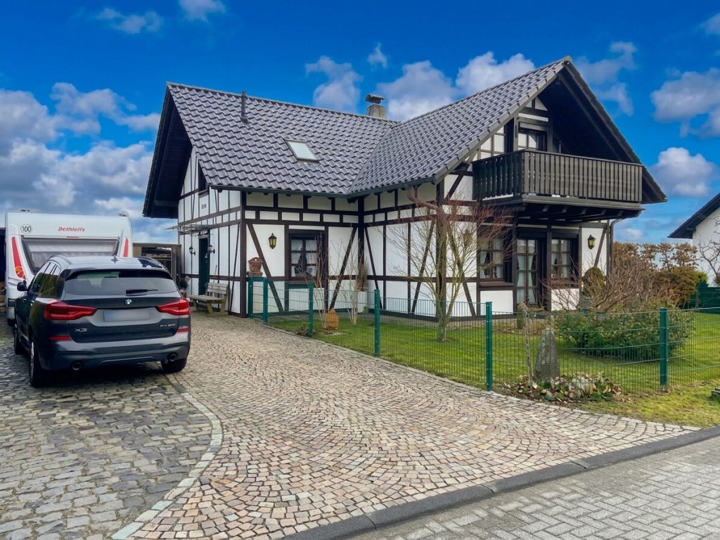 Straßenansicht