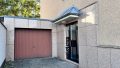 Eingang und Garage 50