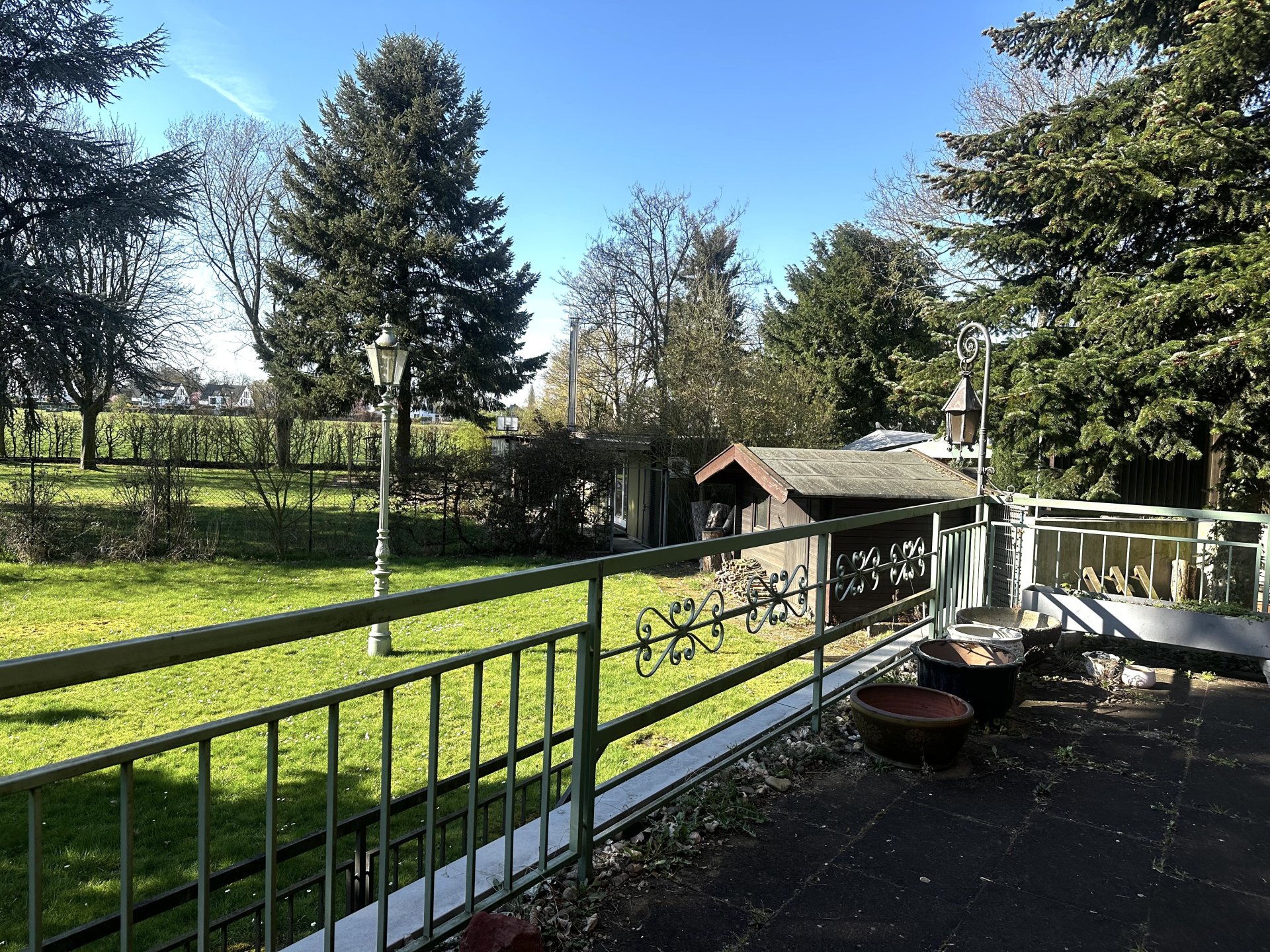 Terrasse und Garten