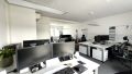 Großes Büro