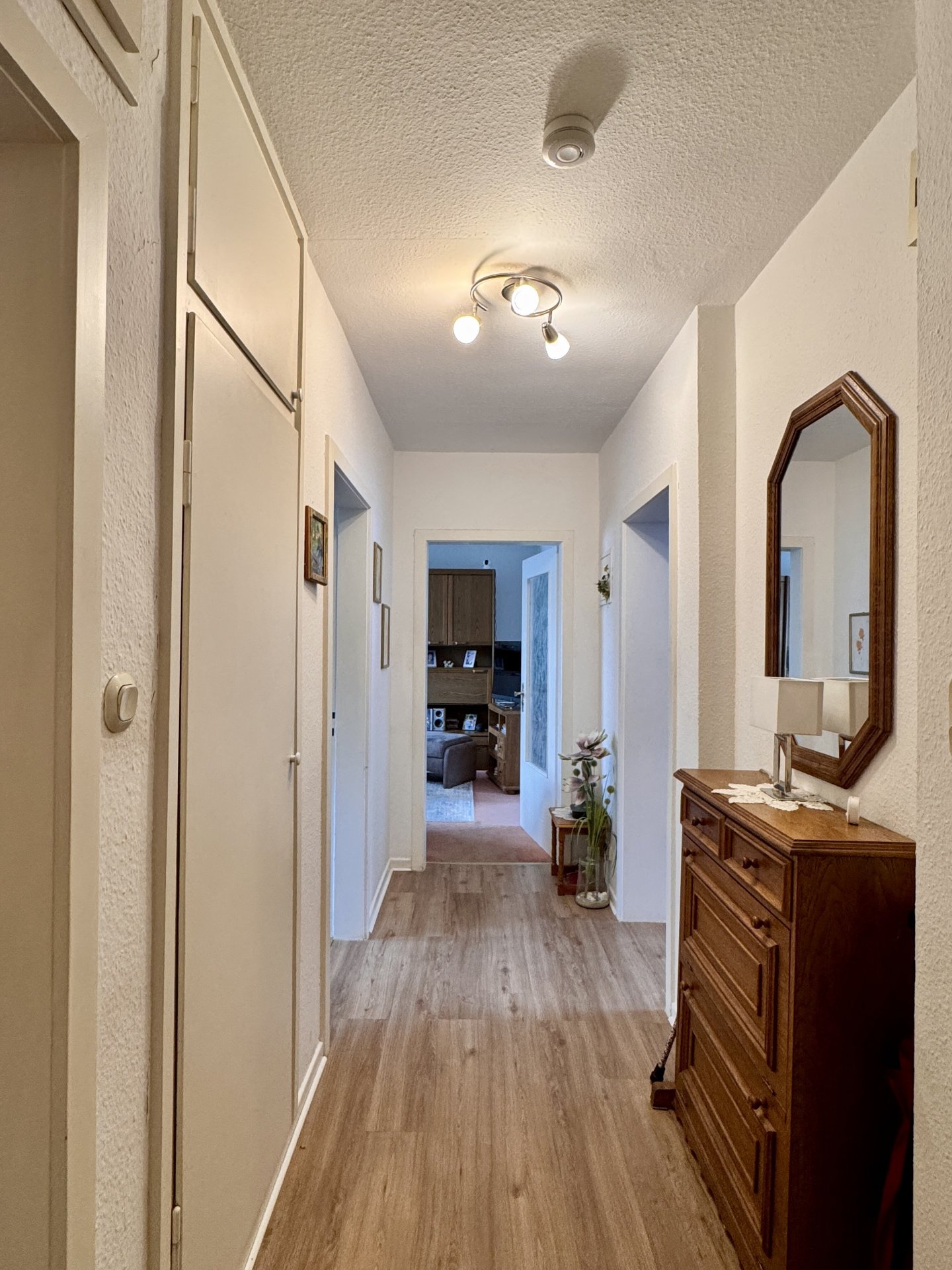 Altbau - Flur OG rechts