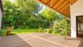 Terrasse mit angrenzenden Garten