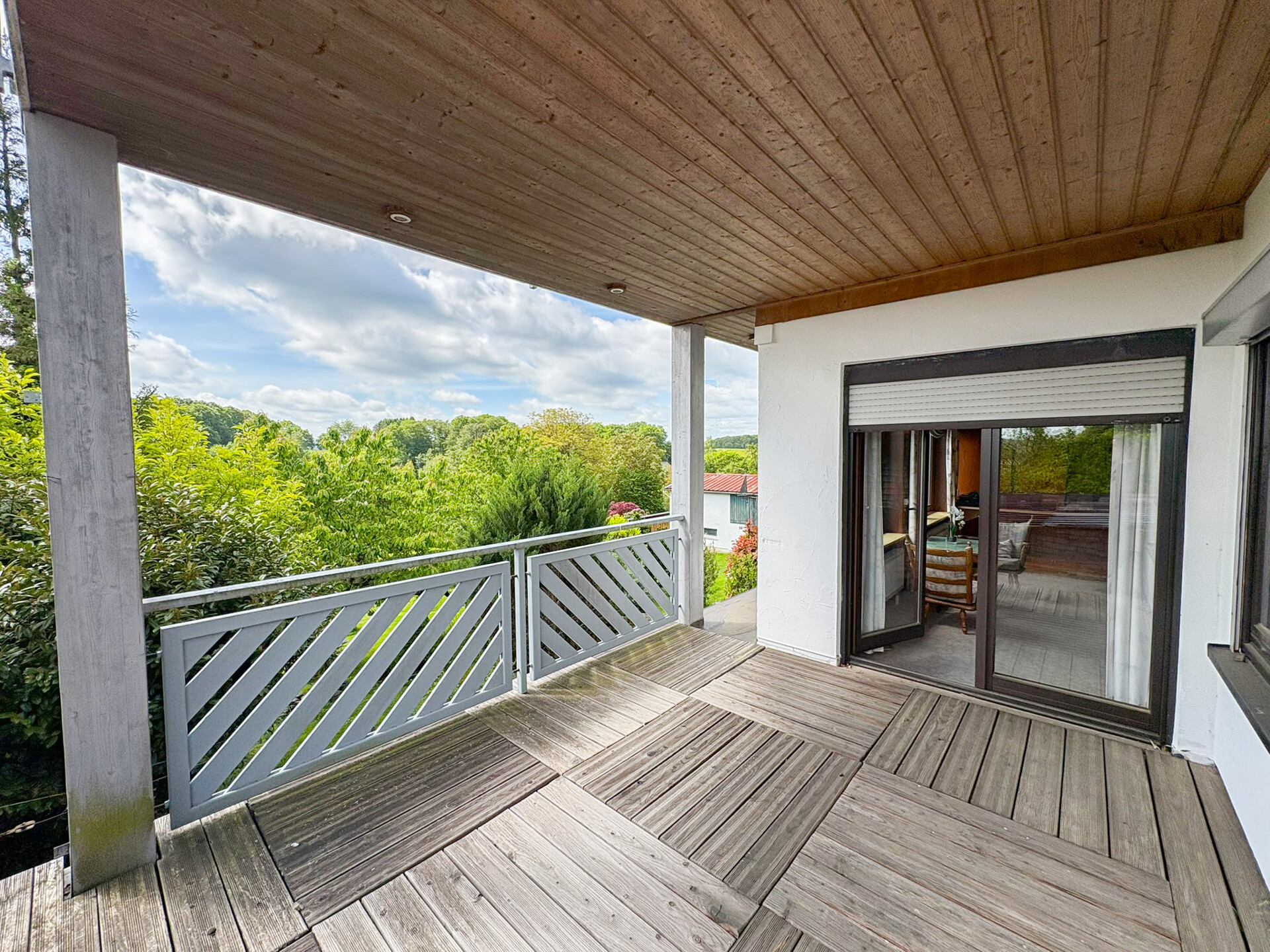 Terrasse EG Links