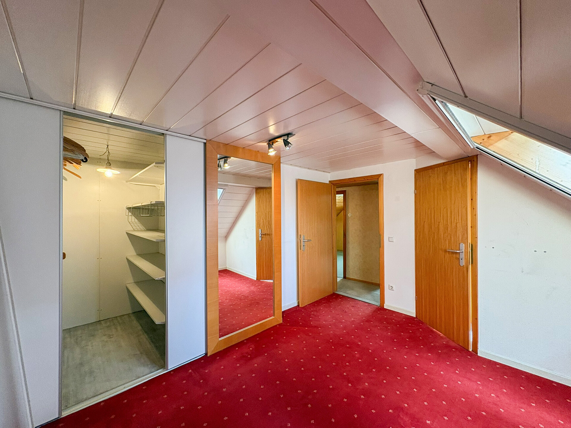 Schlafzimmer DG Links