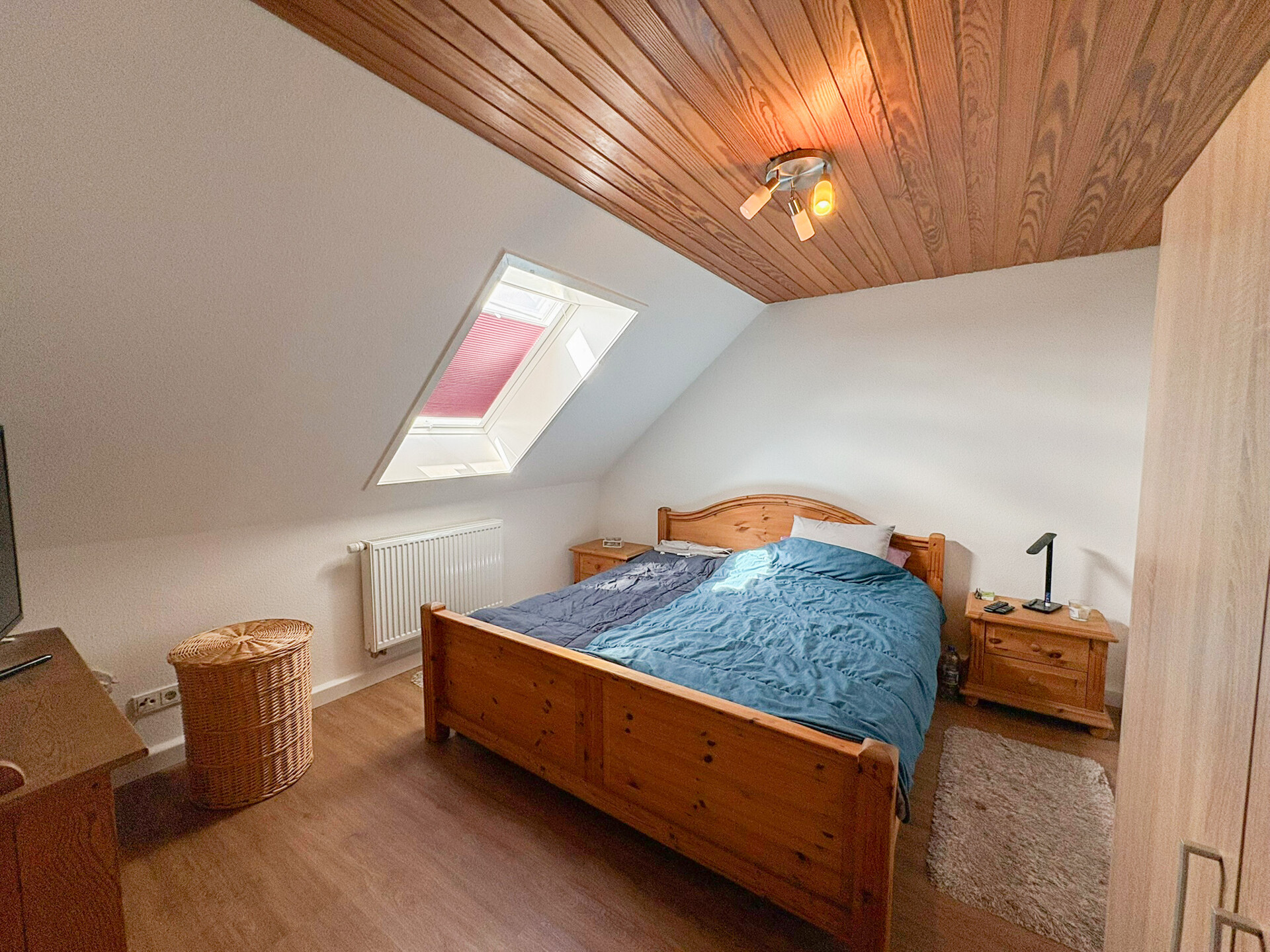 Schlafzimmer DG Rechts
