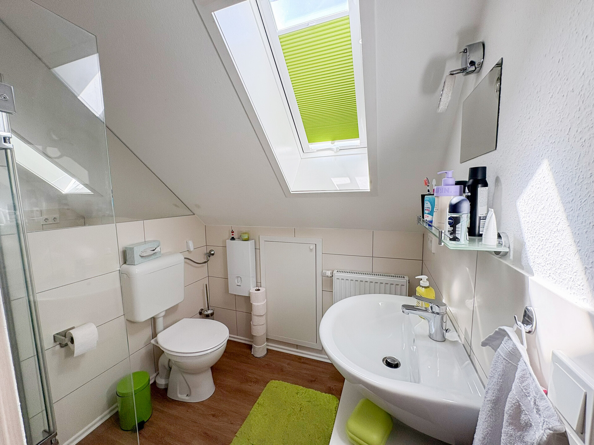 Badezimmer DG Rechts