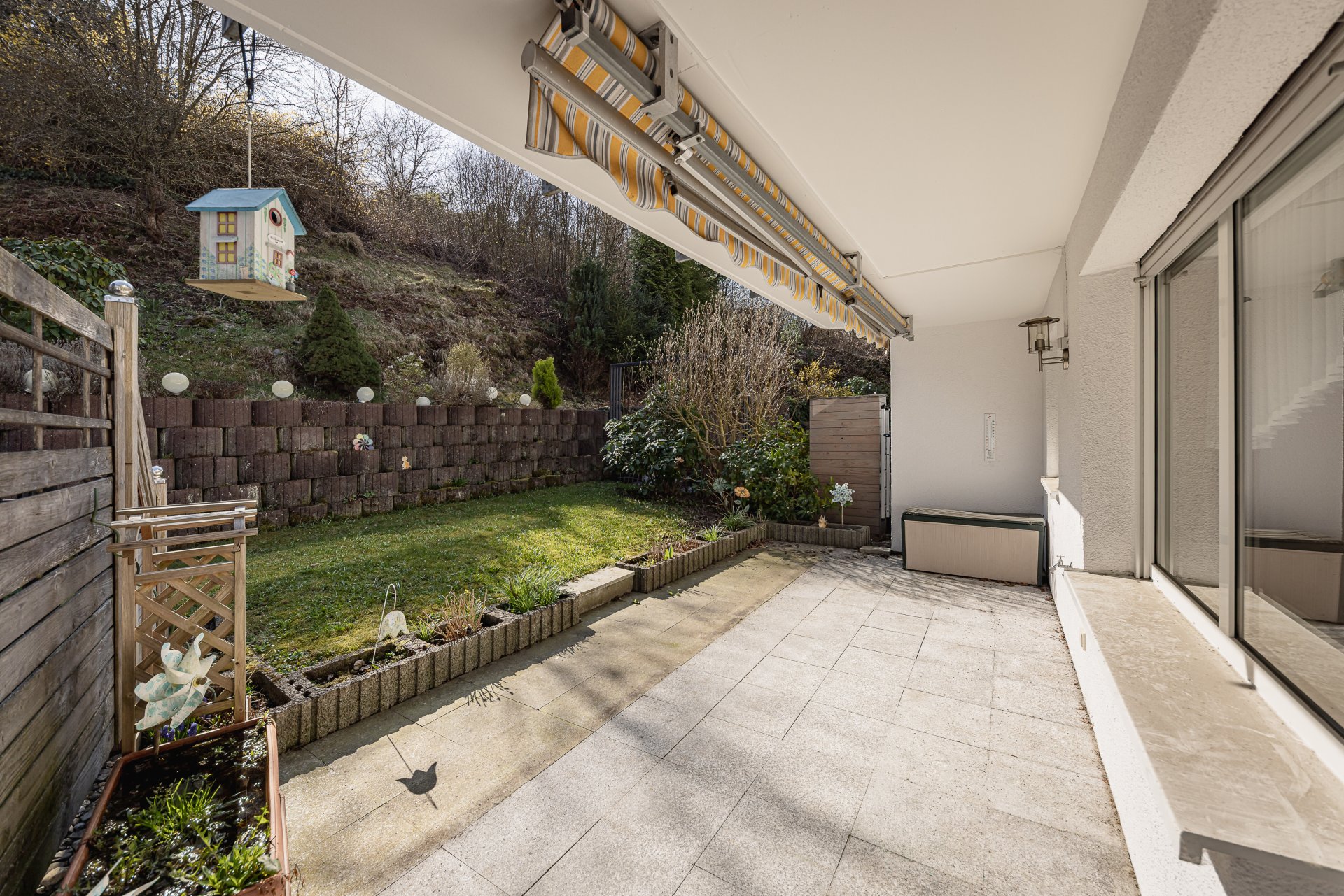 Terrasse mit Gartenanteil