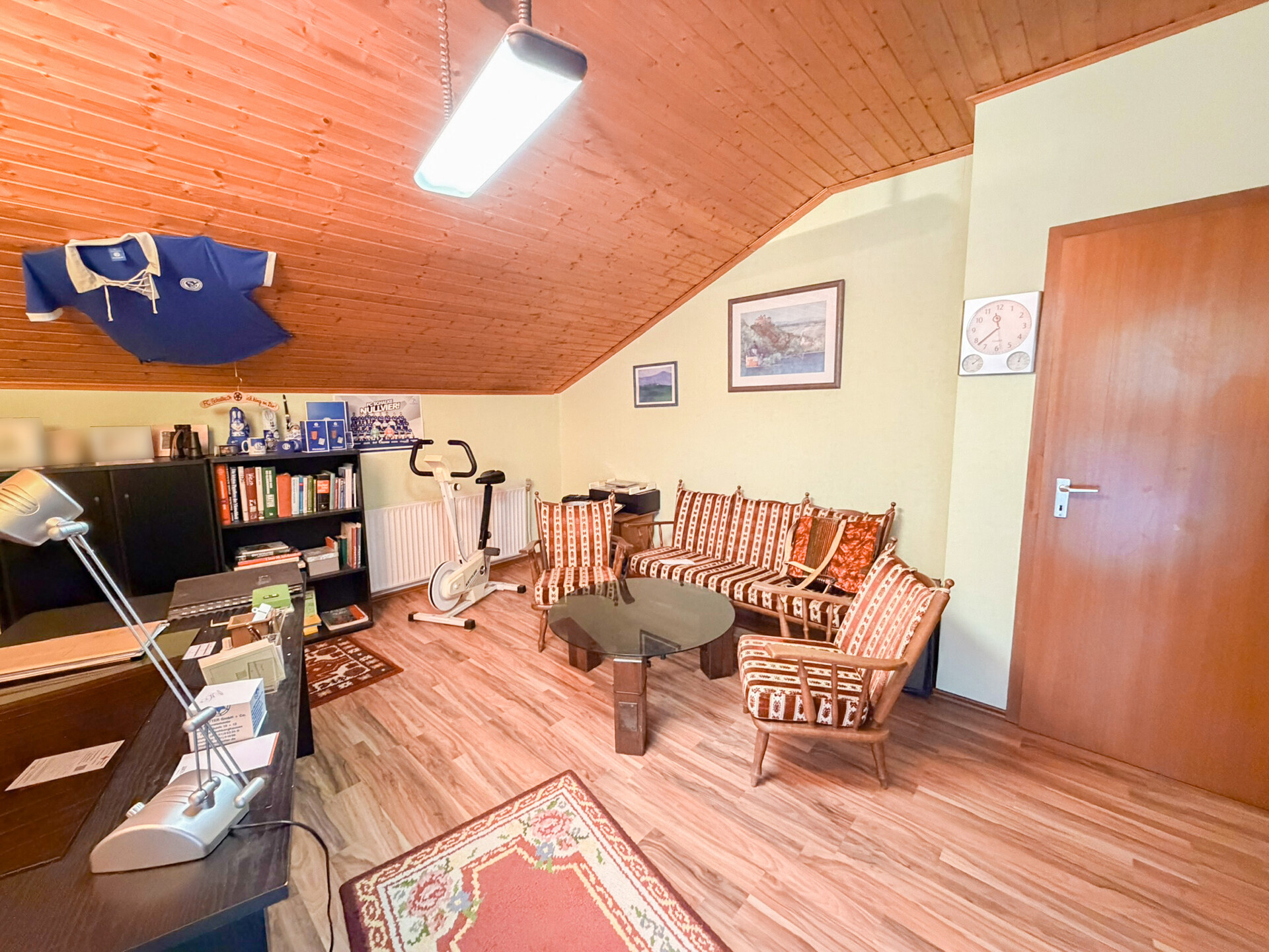 Büro (DG)