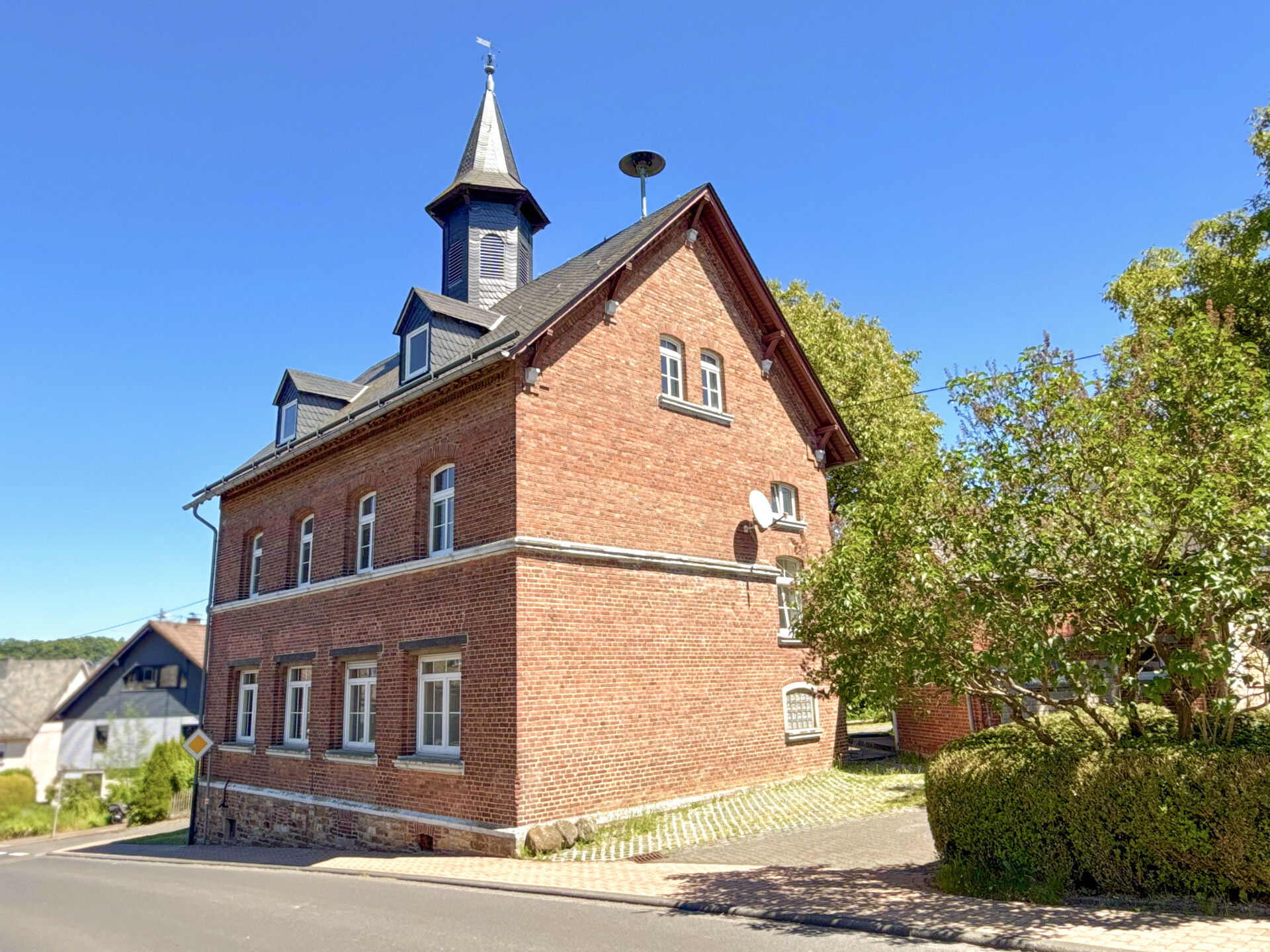 Straßenansicht