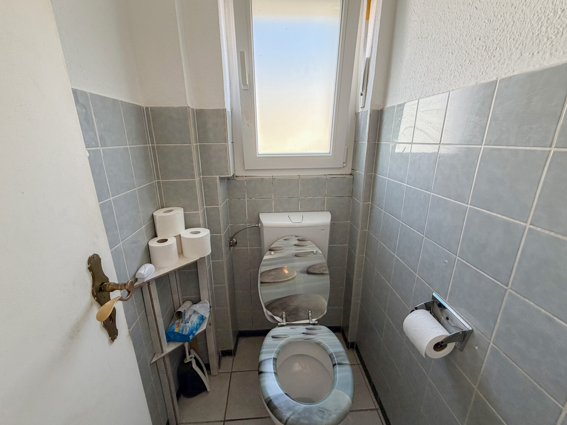 1. OG rechts Gäste-WC