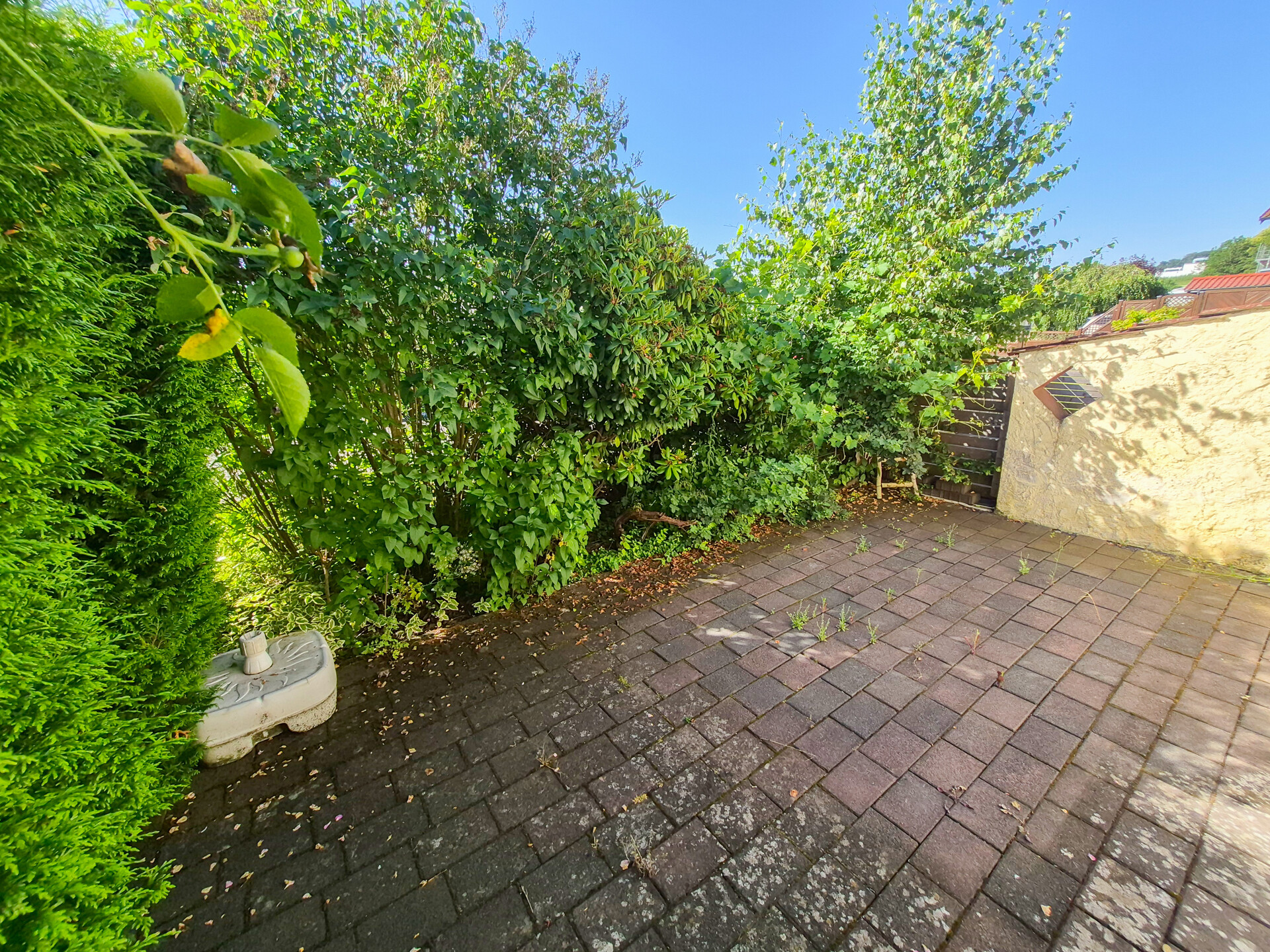 Terrasse - Wohnung links