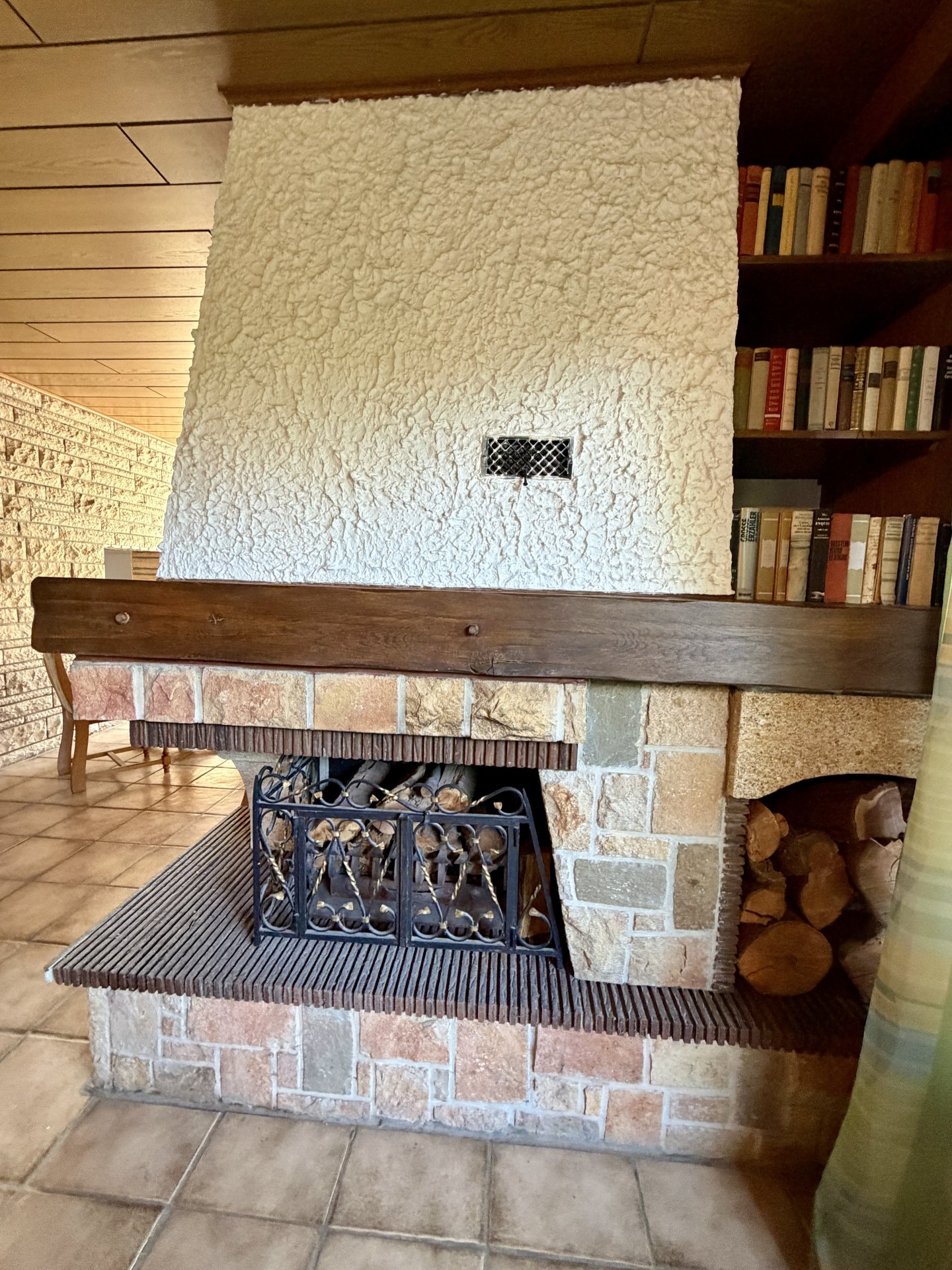 Jetziger Kamin im Erdgeschoss