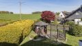 Blick in den Garten und darüber hinaus