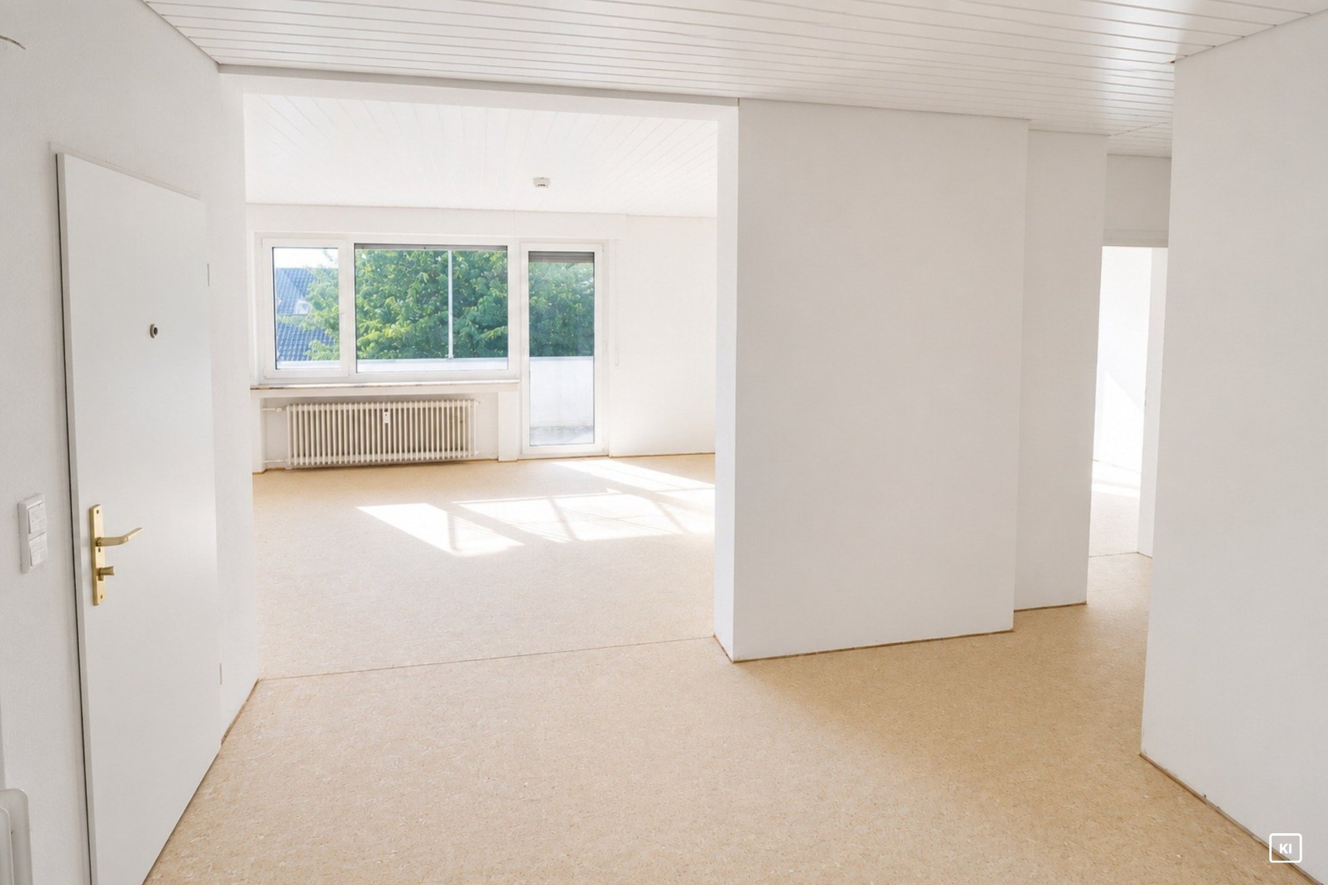 Blick von der Essdiele in den Wohnbereich