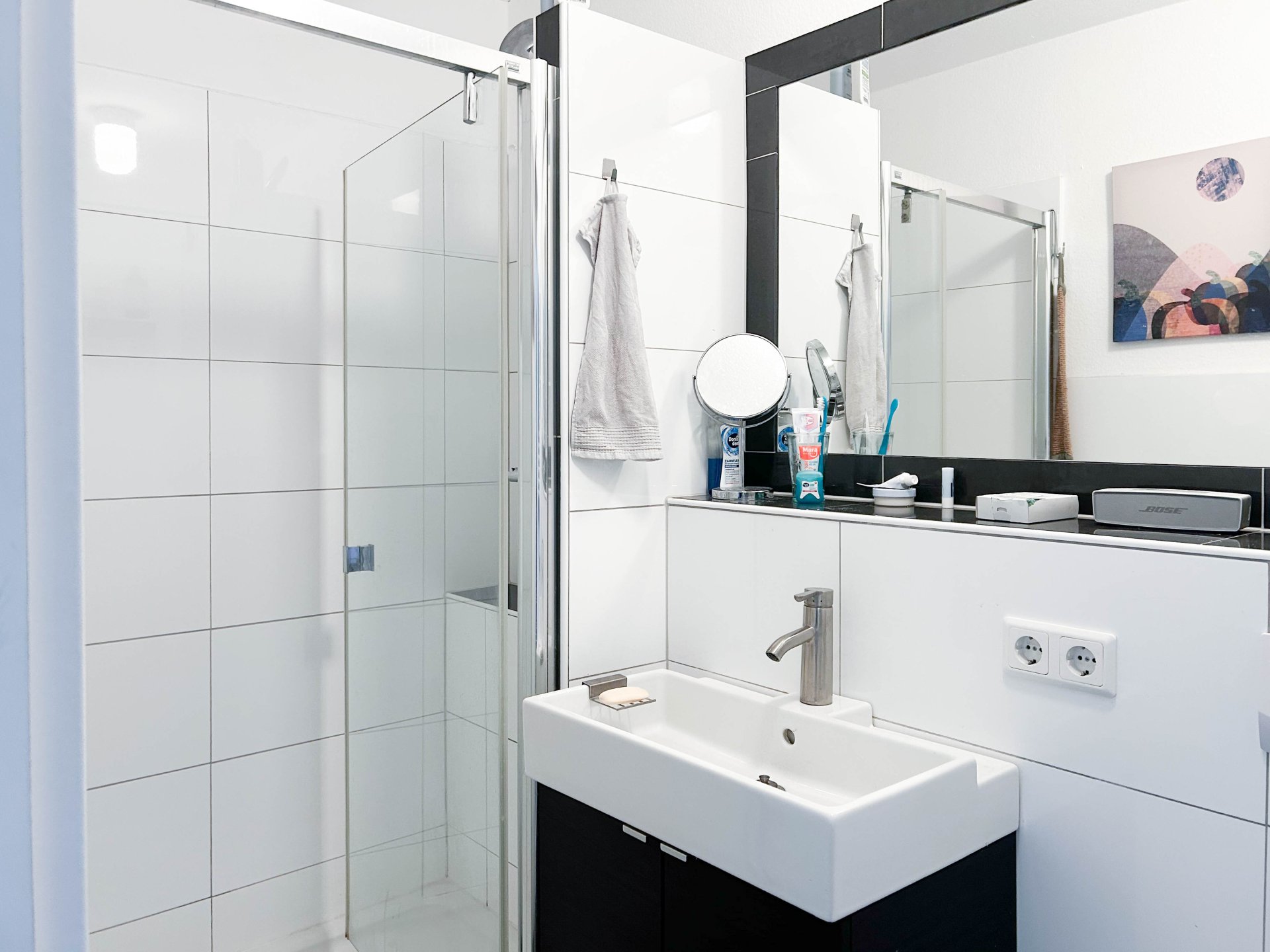 modernes Duschbadezimmer