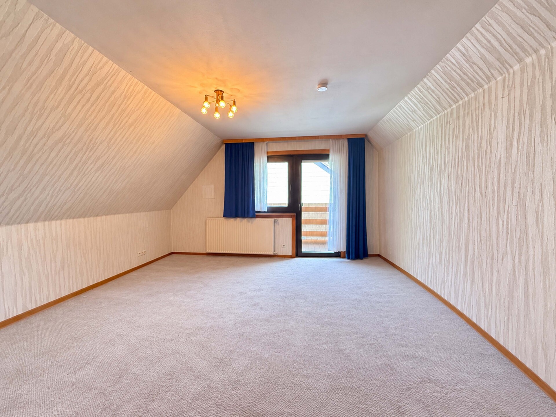 Schlafzimmer DG