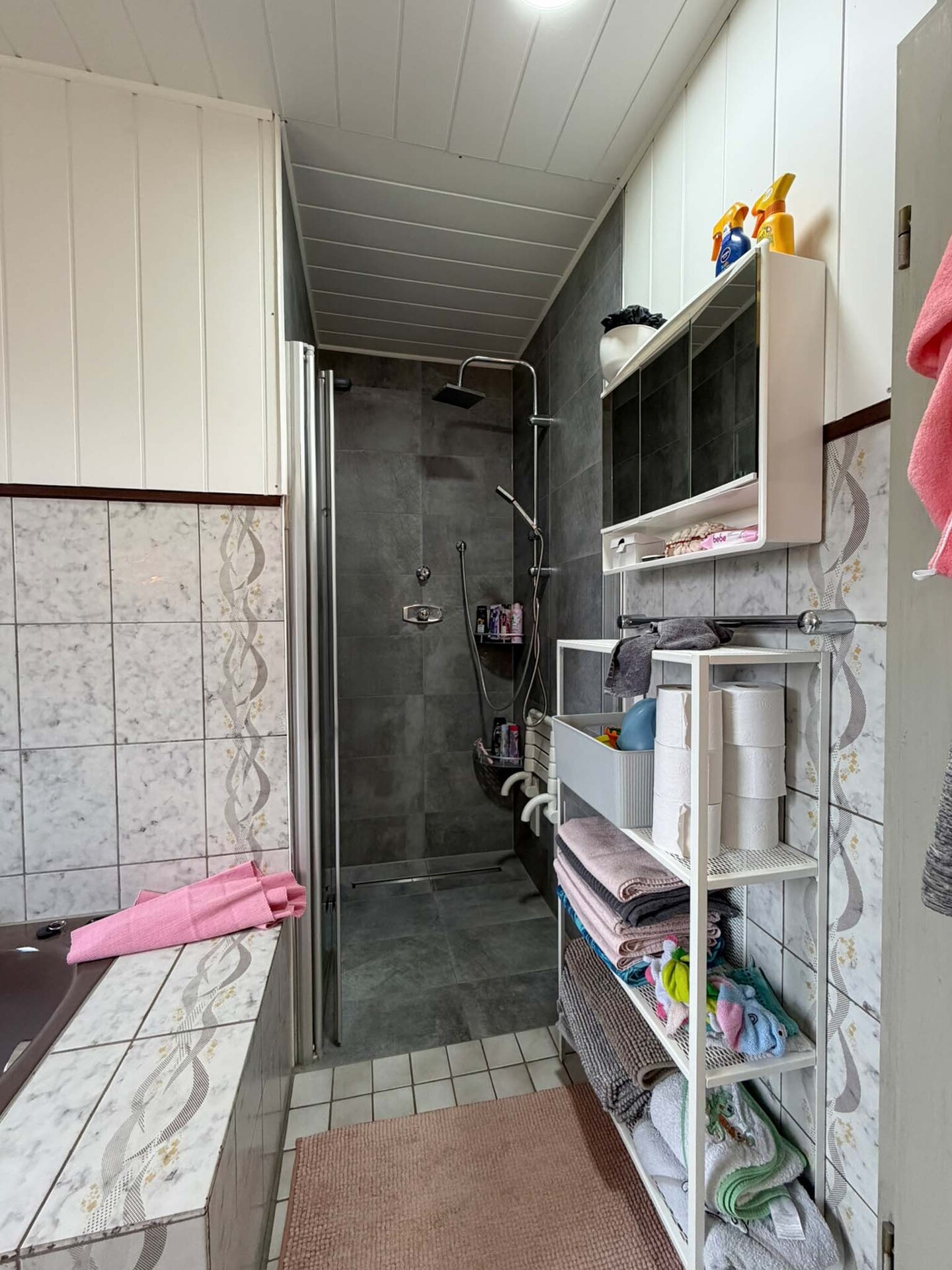 Badezimmer EG