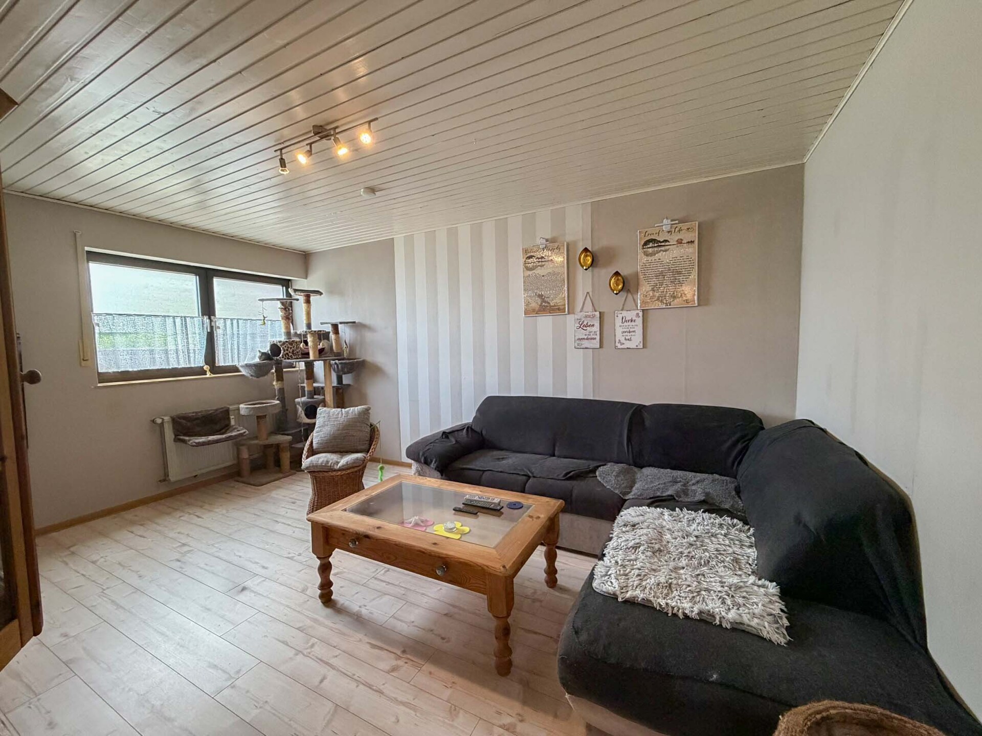 Wohnzimmer KG