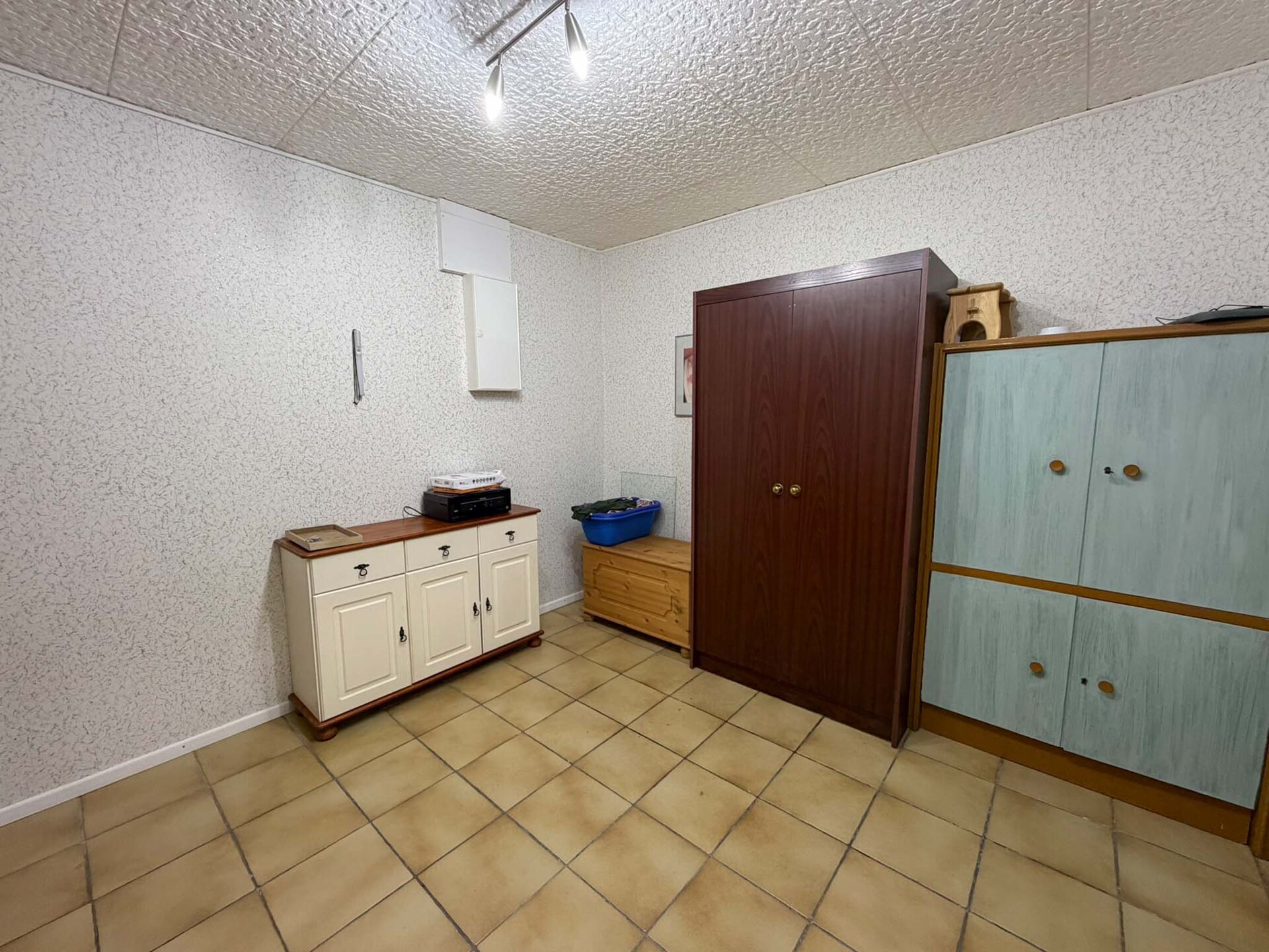 Ankleidezimmer KG